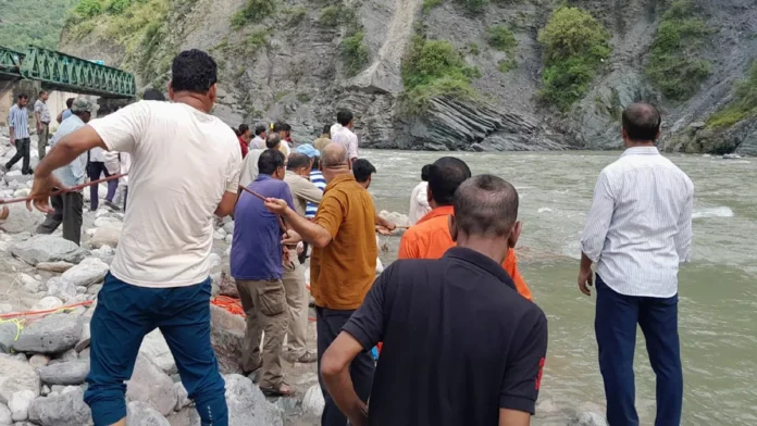Uttarakhand: सावन के सोमवार पर मंदिर में जलाभिषेक के लिए गई थीं दो लड़कियां, नदी में बहीं; मौत