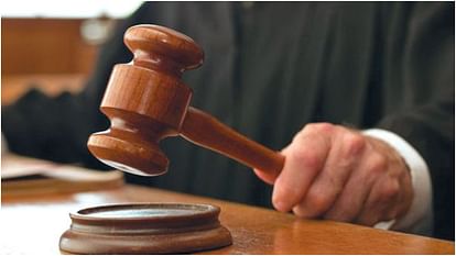 software-engineer-husband-presented-photos-and-videos-of-wife-illegal-relations-court-accepted-divor_1686993546